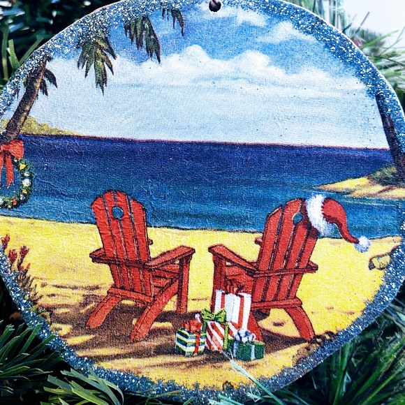 Hand Crafted Natural Wood Glitter Ornament Christmas Beach Chairs/Christmas Tree - Picture 4 of 4
